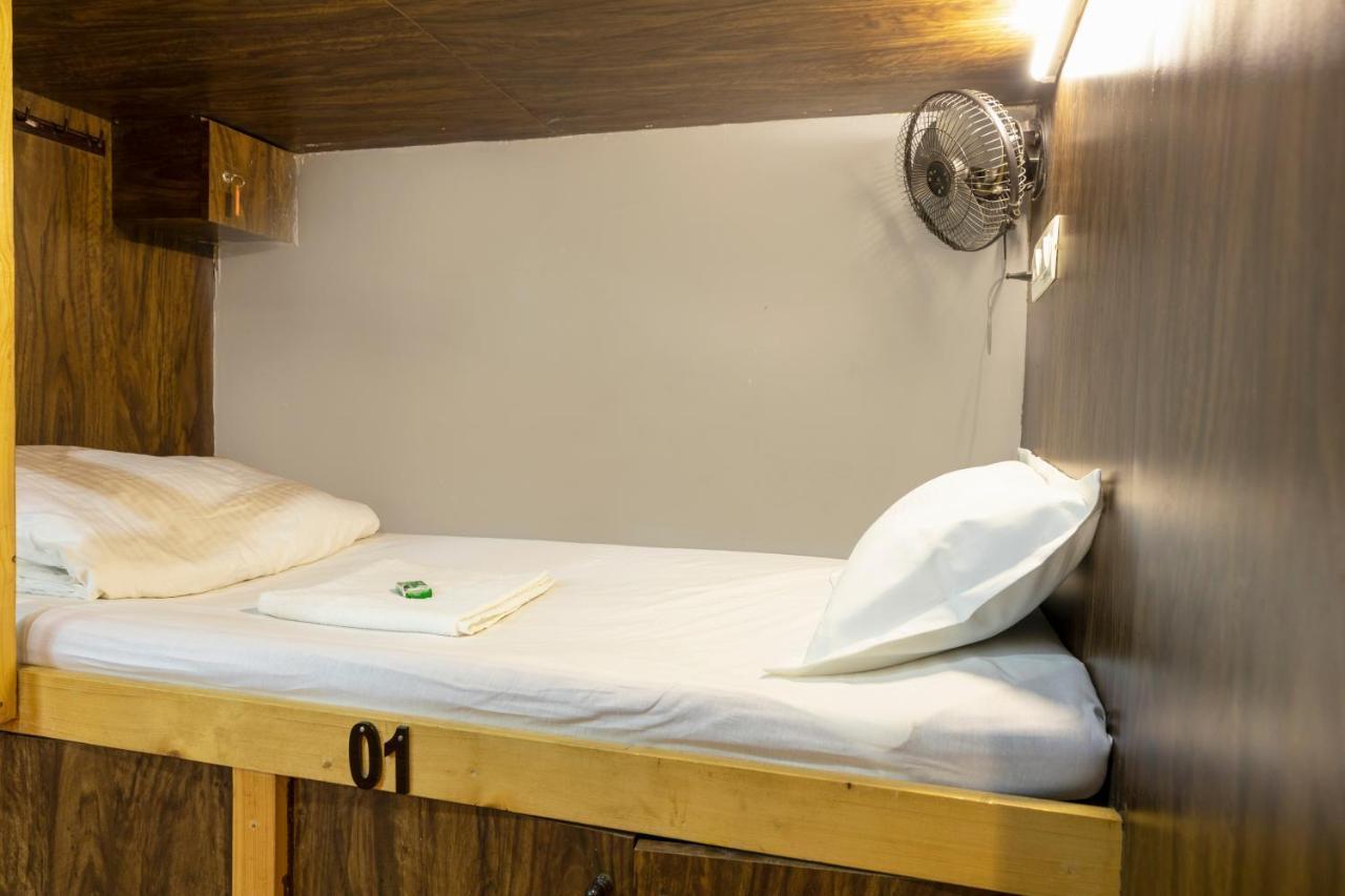 מומביי Sunrise Dormitory Hostel מראה חיצוני תמונה